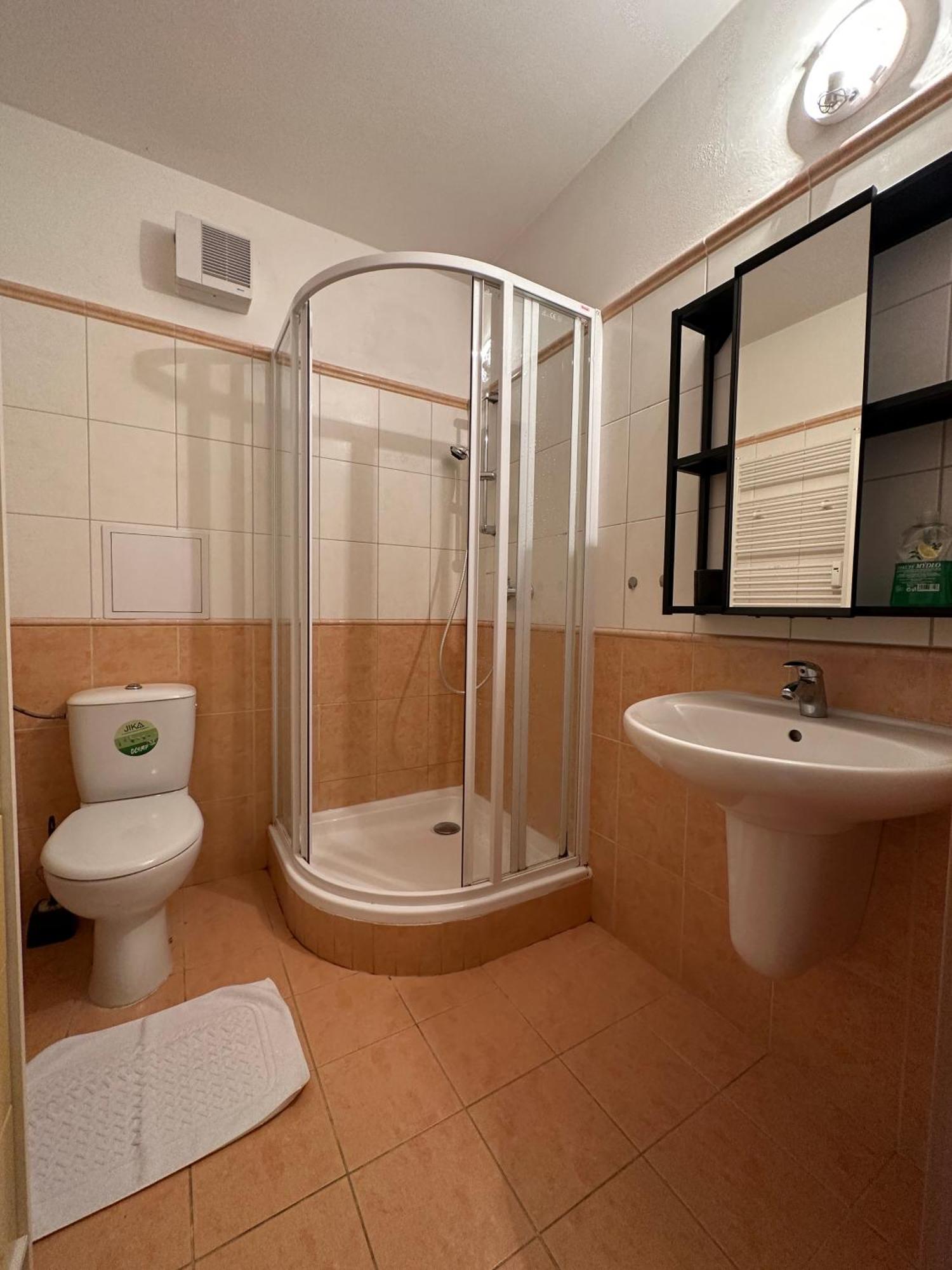 Apartman Mila Eterna II ロキトニツェ・ナト・イゼロウ エクステリア 写真